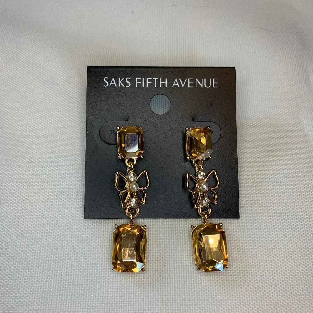 NWT Saks Fifth Avenue Beautiful Butterfly Pierced Dangle Earrings w/ Yellow Cabs